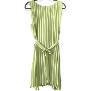Glamour Accordion Pleat Green Dress        Size 10